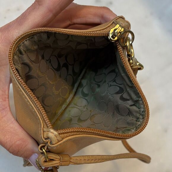 Coach Wristlet Bag Purse Smooth Leather tan Wallet Pouch Clutch - Picture 14 of 14